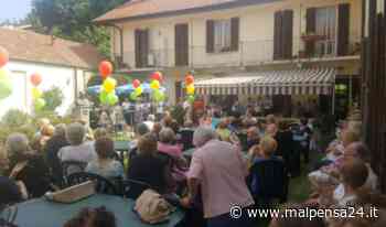 Anziani di Samarate, tavolata di Ferragosto. «Abbiamo voglia di vita» - malpensa24.it