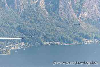 Fotostrecke: Flying Bulls Überflug über den Traunsee als Werbung für die Airpower 2022 - Austrian Wings - Österreichs Luftfahrtmagazin