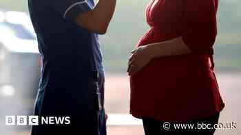'Plummeting' numbers leave midwives 'buckling' under pressure
