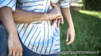 Infermieri di Trani in vacanza salva la vita a un bagnante a San Nicandro - Puglia