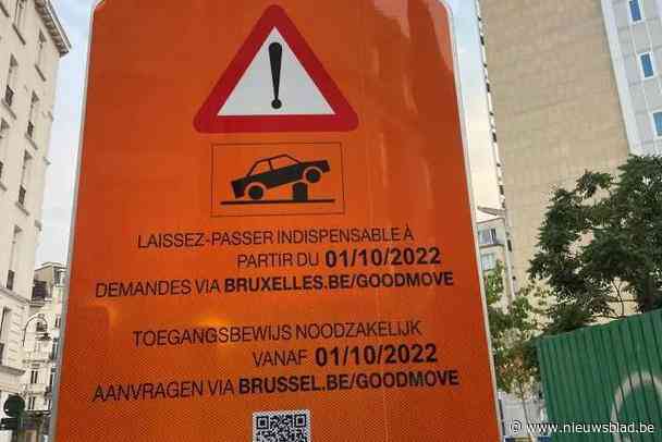 Man gewond nadat wagen in Brussel over verzinkbare paal rijdt: “Paaltje ging plots omhoog”