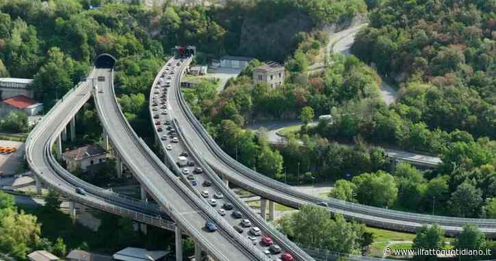Lecco, cadono massi sulla strada statale 36: chiusa verso nord, pesanti ripercussioni sul traffico - Il Fatto Quotidiano