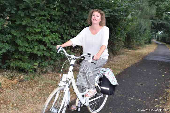 Koersende wielertoeristen kwakken zeventiger tegen de grond en laten hem bewusteloos achter: “Hij durft niet meer gaan wandelen met zijn hondje en al zeker niet op Leirekensroute”