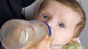 Hebamme warnt: Auch bei Hitze – kein Wasser für Babys!