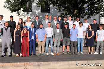 Von Notwendigem und Unmöglichem: Absolventen der Berufskollegs in Balingen erhalten Zeugnisse - Zollern-Alb-Kurier