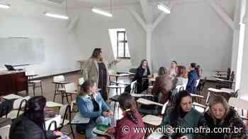 Professores de Rio Negro participam de formação continuada através do projeto Semeando Educação - Click Riomafra