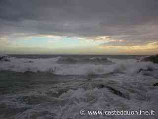 Cagliari, paura al Poetto: bagnante in difficoltà salvato da due militari - Casteddu Online