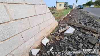 Muro do cemitério Santo Amaro desaba após fortes ventos em Campo Grande - TOPMÍDIA NEWS