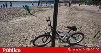 Jovem de 21 anos morre afogado na praia de Santo Amaro de Oeiras - Público