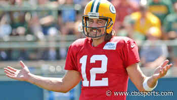 Aaron Rodgers meets with young Packers receivers after criticizing the group for dropping passes, per report