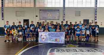 Campeão mundial de futsal visita clube em Caxias do Sul para inspirar jovens da base - GZH