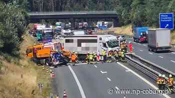 Fahrer eingeklemmt - Laster kracht in Sicherungsfahrzeug - Neue Presse Coburg