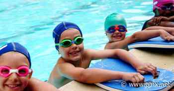 Schwimmen lernen: Dieses Alter ist für Kinder das richtige - GMX News