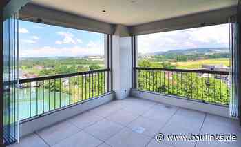 Panoramablick mit Wetterschutz mittels Balkonverglasung von Lumon