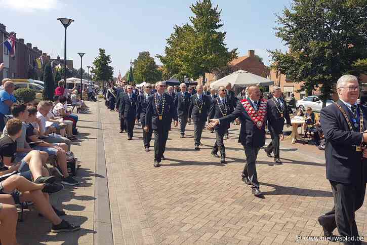 Optocht van 350 in mooie kledij uitgedoste groepen op zondag wordt hoogtepunt van Europees Schutterstreffen