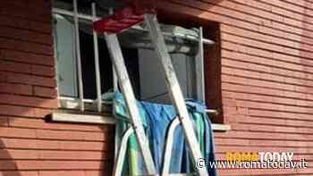 I ladri saccheggiano casa mentre nove persone dormono all'interno