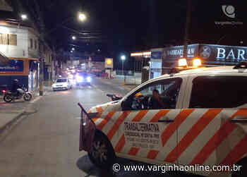Carreta engastalha na rede elétrica e interrompe trânsito na região Santana, em Varginha - Varginha Online
