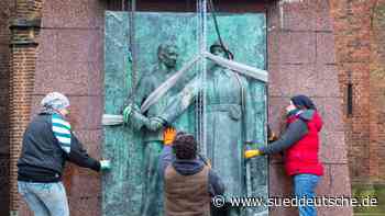 Geschichte - Stralsund - Stralsunder Sowjet-Obelisk erhält Relief zurück - Politik - Süddeutsche Zeitung - SZ.de