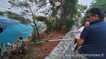 Positano, stamattina la pulizia della zona sottostante via Positanesi D'America - Positanonews - Positanonews