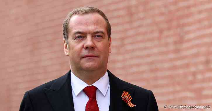 Russia, l’appello di Medvedev agli europei: “Alle urne punite i vostri politici o passerete un inverno al freddo”. Le repliche: “Ingerenza”