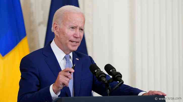 Biden approval rating ticks up 3 points in past week: poll