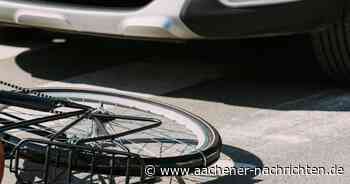 Auto nimmt Vorfahrt: Radfahrer bei Abbiege-Unfall schwer verletzt