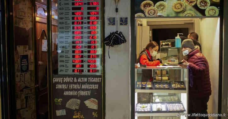 Turchia, inflazione all’80% ma la banca centrale taglia ancora i tassi di interesse. Costo del denaro ridotto dell’1%