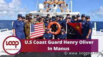 U.S Coast Guard Henry Oliver In Manus - Loop PNG