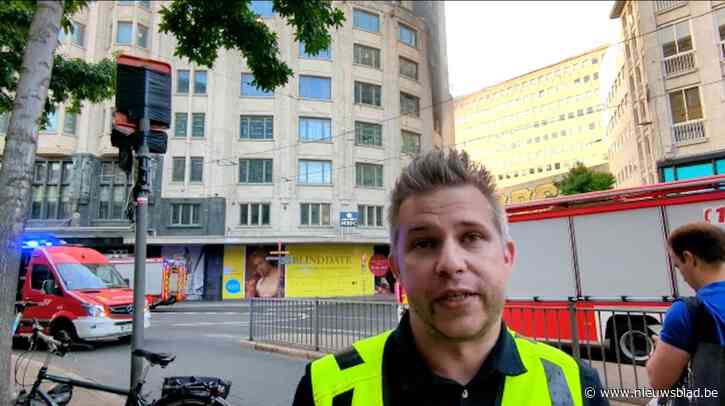 Antwerpse brandweer: “Brand in Boerentoren is onder controle, oorzaak moet nog onderzocht worden”