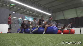 Jongeren met migratie-achtergrond leren op kamp Nederlands - TV Limburg