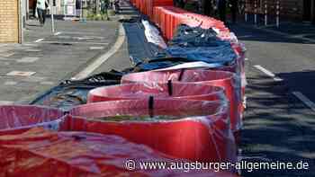 Katastrophenschutz: Probeaufbau eines mobilen Hochwasserschutzsystems in Bonn | Augsburger Allgemeine - Augsburger Allgemeine