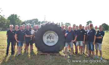Stelldichein der grünen Deutz-Traktoren in Verl - Die Glocke