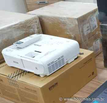 Prefeitura de Ilha Solteira instala projetores em escolas de ensino infantil - Hojemais de Ilha Solteira SP - Hojemais