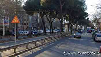 Morto in scooter mentre andava a lavoro: a travolgerlo un'auto forse passata con il rosso