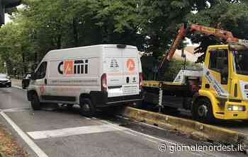 Furgone finisce sul new jersey. Disagi al traffico sulla Postumia ad Oderzo – Giornale Nord Est - giornalenordest