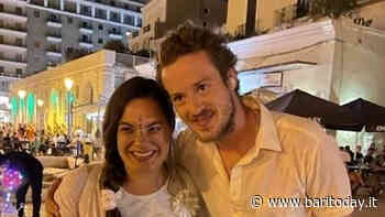 Bari 'sottosopra' per Joseph Quinn: l'attore di Stranger Things in città, tanti selfie con i fan - BariToday