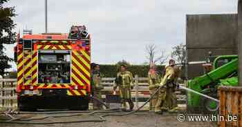 Allicht door zelfontbranding: mesthoop vat vuur tegen loods - Het Laatste Nieuws