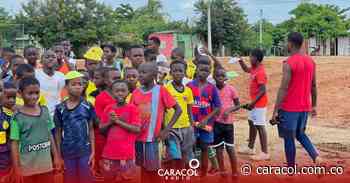 Palenque clama a Petro destrabe construcción de cancha de fútbol - Caracol Radio