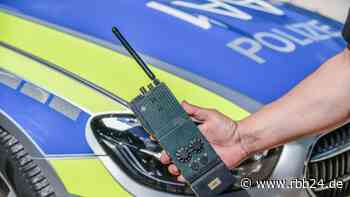 Durchsuchung bei früherem Mitarbeiter von Polizei wegen rechter Chats - rbb24