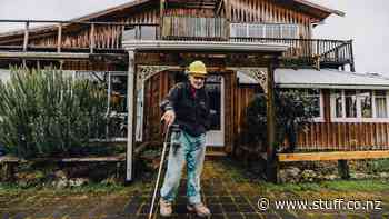 Meet Graham Mosen - the blind builder, gardener, swimmer and environmentalist - Stuff