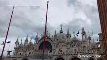 Maltempo a Venezia, un drone ispeziona il campanile di San Marco - Italia - Agenzia ANSA