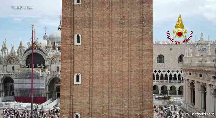 Maltempo, i danni al campanile di Piazza San Marco nelle immagini riprese con il drone - Guarda il video - ilgazzettino.it