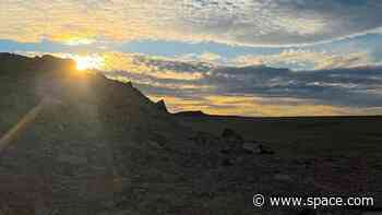 A month on 'Mars': Trekking across the Arctic