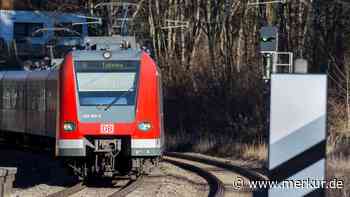 Wohnsitzloser bedroht Reisende: Polizei greift in Gauting zu - Merkur.de