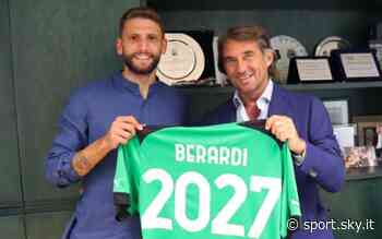 Sassuolo, ufficiale il rinnovo di Domenico Berardi: l'attaccante ha firmato fino al 2027 - Sky Sport