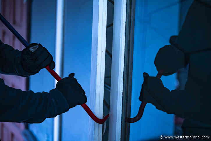 Man Awakens to Unusual Sounds, Sees Something Troubling and Instinctively Grabs Gun Before Surprising Armed Robbers at Door