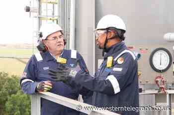 Wales' Minister Vaughan Gething visits Pembroke's Valero Refinery - Western Telegraph