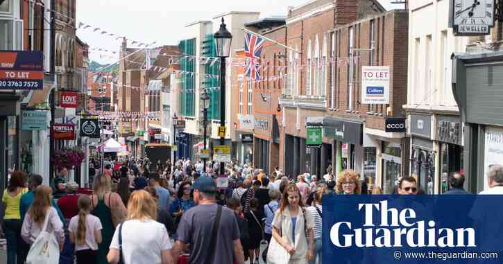 Retail sales in Great Britain rise despite cost of living crisis - The Guardian