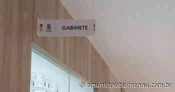 Servidor entra no gabinete do prefeito de Brusque com faca, relatam fontes da prefeitura - O Município Blumenau