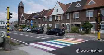 Nieuw regenboogzebrapad aan Heilig Hartkerk in Antwerpsestraat | Boom | hln.be - Het Laatste Nieuws